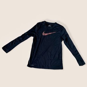 NWOT Nike dri-fit youth xl long sleeve shirt